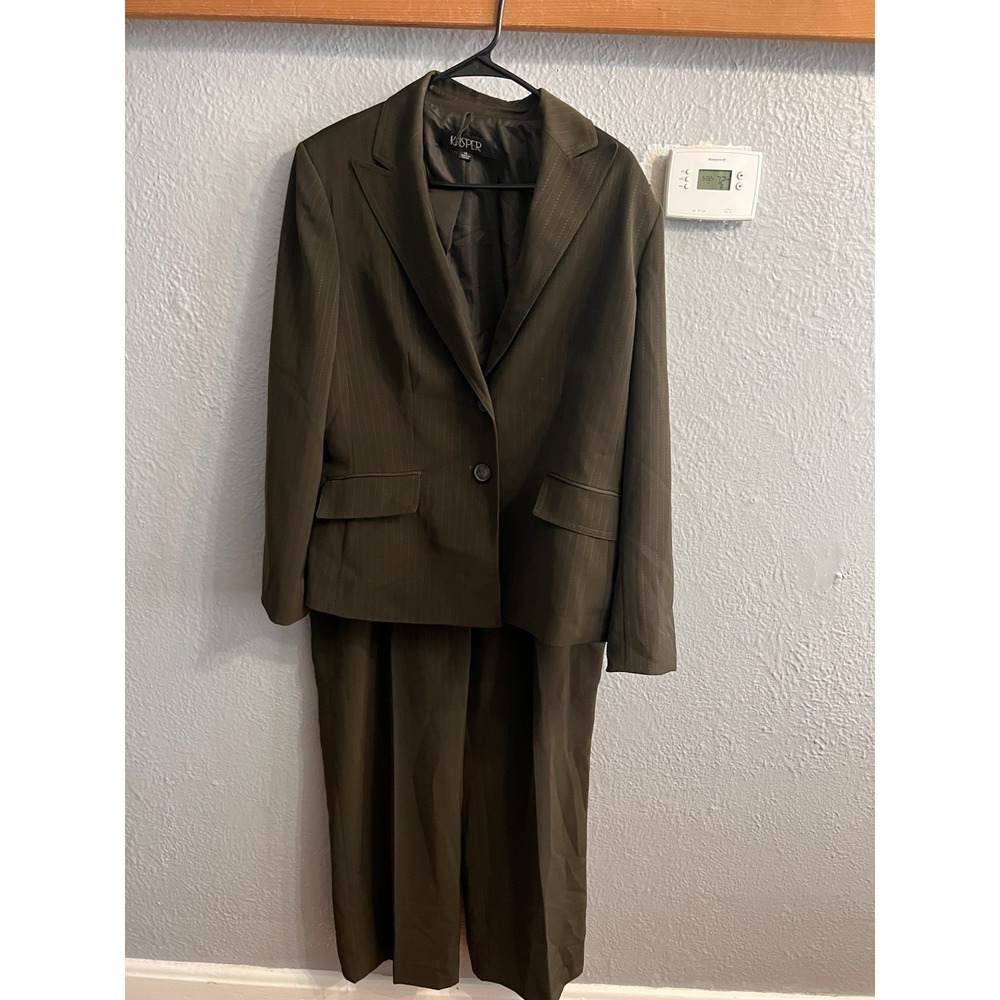 Women Kasper‎ Brownish Olivish Color Pant suit size 16